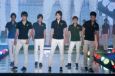 098_AU7Q8002